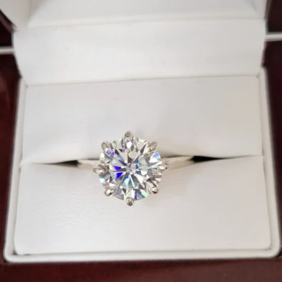 Elegant 5ct Certified Moissanite Solitaire Ring, Size 8 - Picture 1 of 14